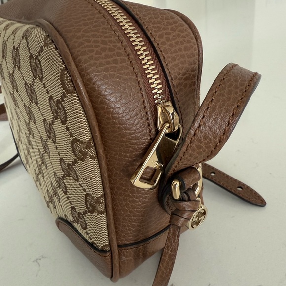 Gucci Bree Camera Crossbody Bag - Picture 5 of 16